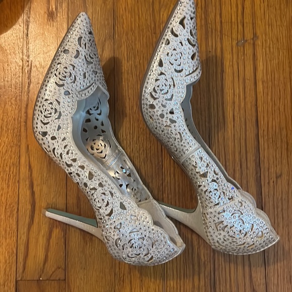 Betsey Johnson - Picture 3 of 4